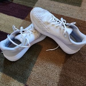 Under Armour size 7